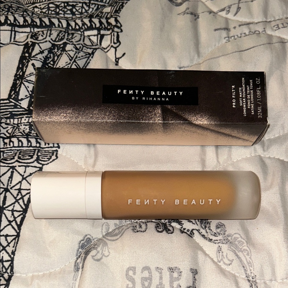 Fenty Beauty Pro Filt'r Foundation - 330